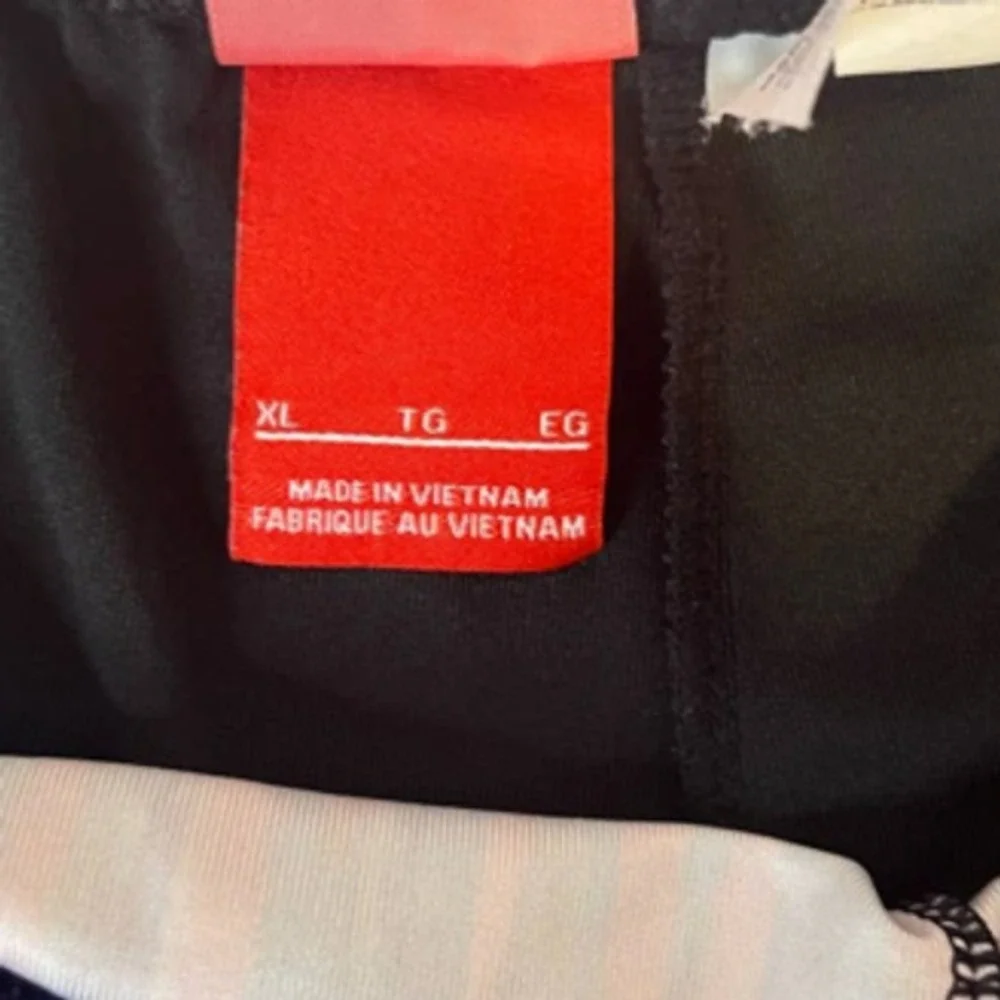 Nike Base Layer Pants Boys Size XL Colorful Stripes and Black‎ Elastic Waist